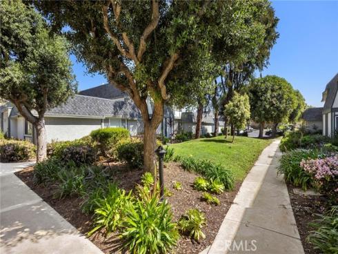 21114  Gypsy Moth   Lane, Huntington Beach, CA