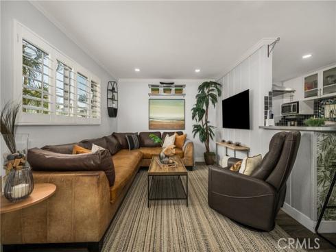 308  12th  , Huntington Beach, CA