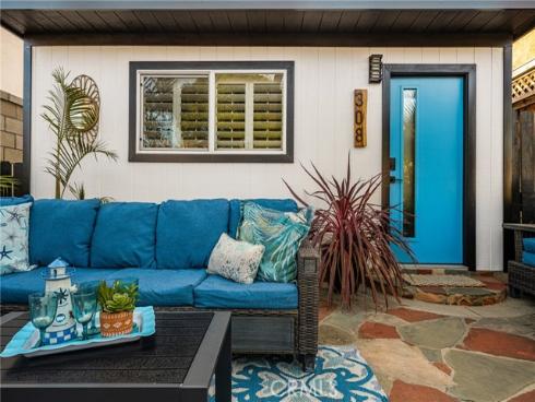 308  12th  , Huntington Beach, CA