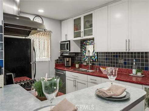 308  12th  , Huntington Beach, CA