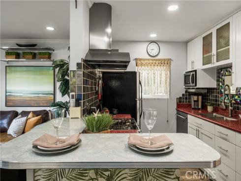 308  12th  , Huntington Beach, CA