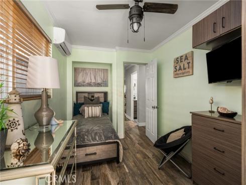 308  12th  , Huntington Beach, CA