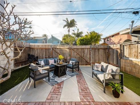308  12th  , Huntington Beach, CA