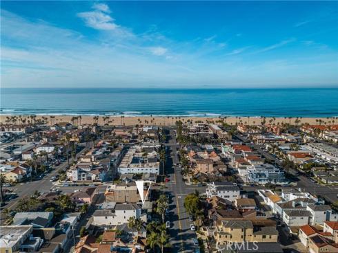 308  12th  , Huntington Beach, CA