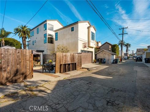 308  12th  , Huntington Beach, CA