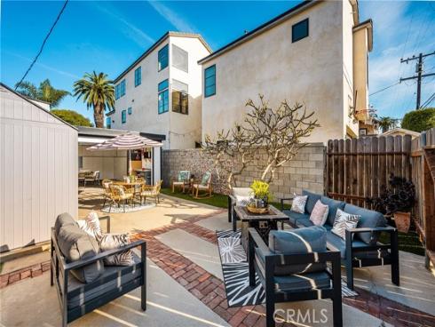 308  12th  , Huntington Beach, CA