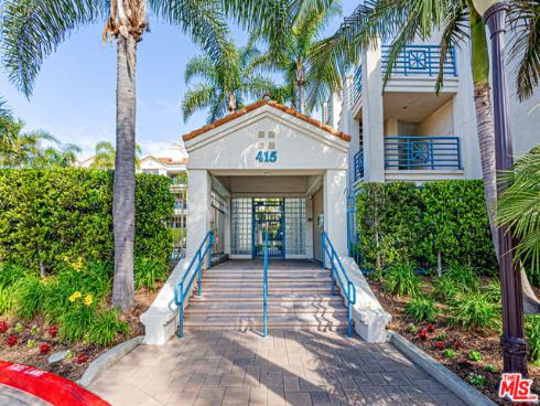 415  Townsquare  325  Lane, Huntington Beach, CA