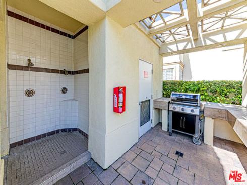 415  Townsquare  325  Lane, Huntington Beach, CA