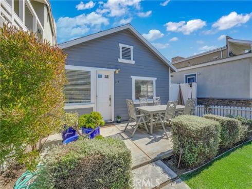 318  8th   Street, Huntington Beach, CA