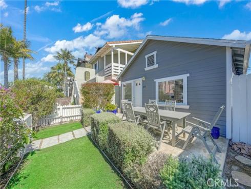 318  8th   Street, Huntington Beach, CA