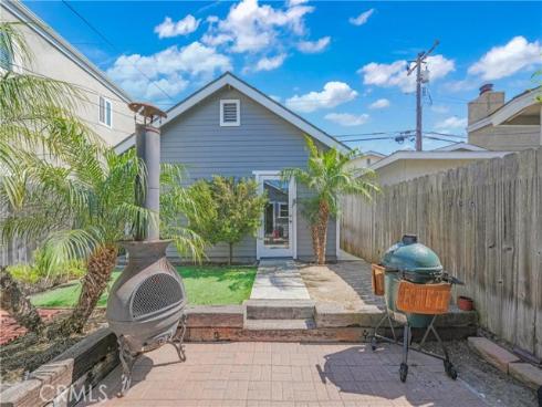 318  8th   Street, Huntington Beach, CA