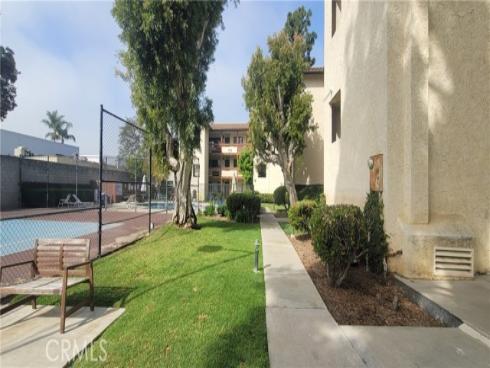 7735  Newman  104  Avenue, Huntington Beach, CA