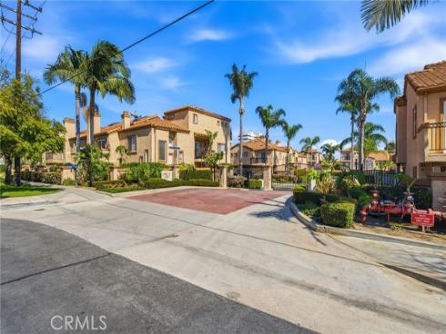 18858  Milos   Circle, Huntington Beach, CA