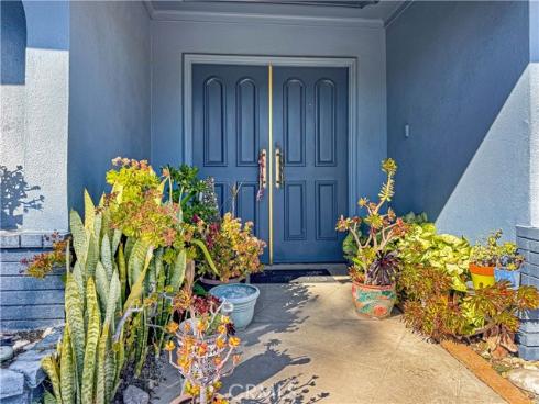 8131 Wenlock Circle, Huntington Beach, CA