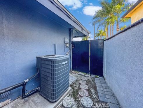 8131 Wenlock Circle, Huntington Beach, CA