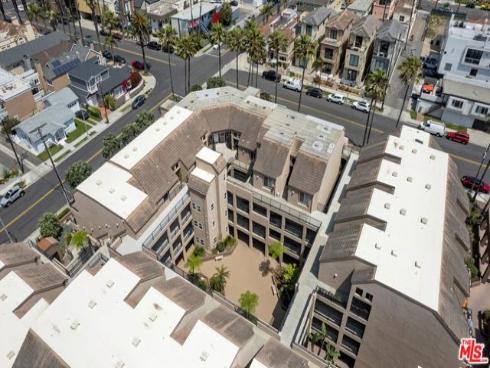 1200  Pacific Coast  305  Highway, Huntington Beach, CA