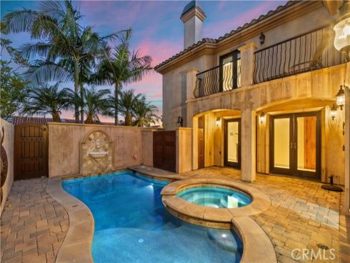 3311  Bounty   Circle, Huntington Beach, CA