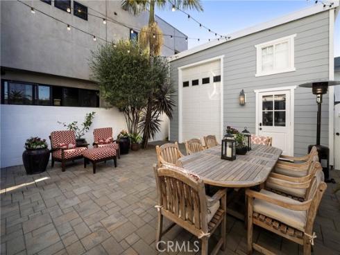 1113  California   Street, Huntington Beach, CA