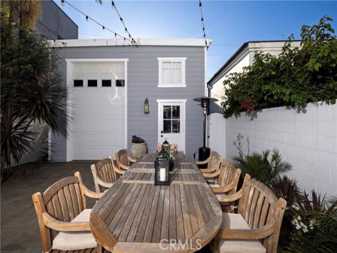 1113  California   Street, Huntington Beach, CA