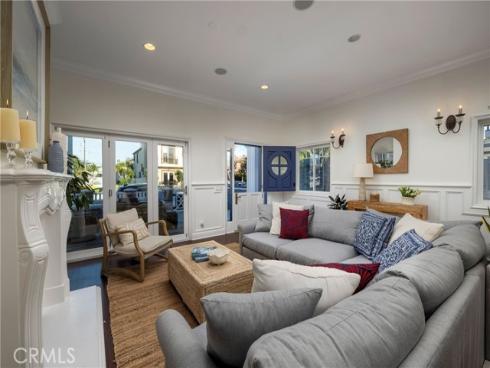 1113  California   Street, Huntington Beach, CA