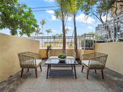 7831  Daisy   Circle, Huntington Beach, CA