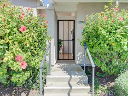 8933  Modesto  1216C  Circle, Huntington Beach, CA