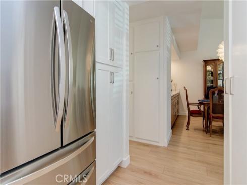 8933  Modesto  1216C  Circle, Huntington Beach, CA