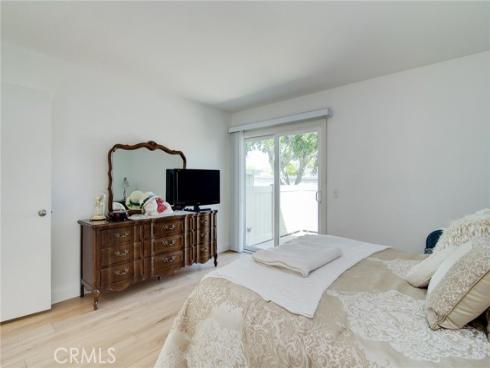 8933  Modesto  1216C  Circle, Huntington Beach, CA