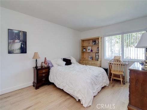 8933  Modesto  1216C  Circle, Huntington Beach, CA