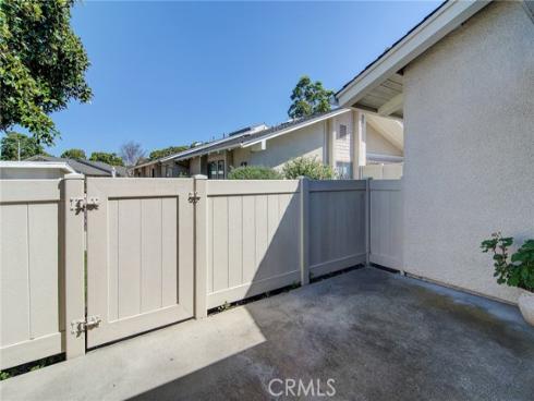 8933  Modesto  1216C  Circle, Huntington Beach, CA