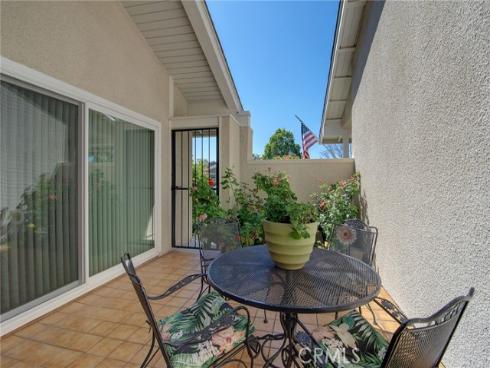 8933  Modesto  1216C  Circle, Huntington Beach, CA