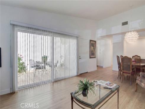8933  Modesto  1216C  Circle, Huntington Beach, CA