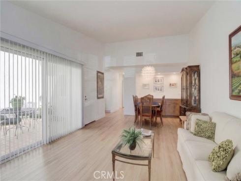 8933  Modesto  1216C  Circle, Huntington Beach, CA