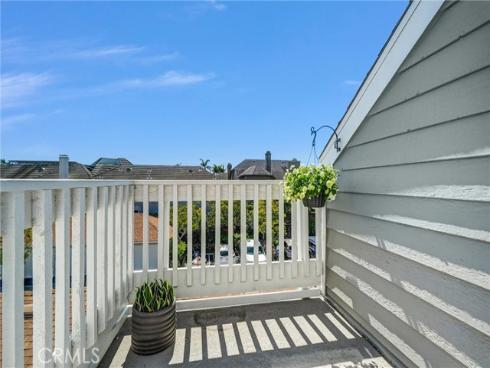 4682  Warner  C304  Avenue, Huntington Beach, CA