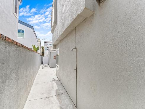 504  20th  , Huntington Beach, CA