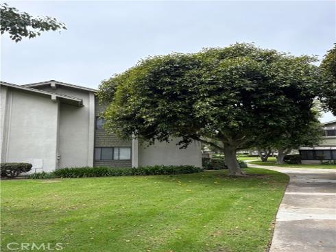 8777  Coral Springs  11H  Court, Huntington Beach, CA