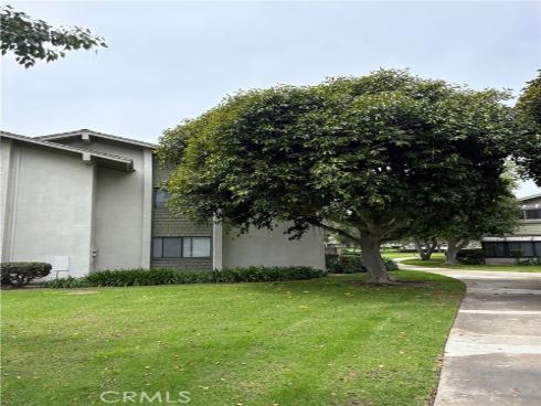 8777  Coral Springs  11H  Court, Huntington Beach, CA