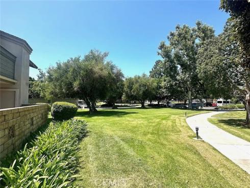 8777  Coral Springs  11H  Court, Huntington Beach, CA