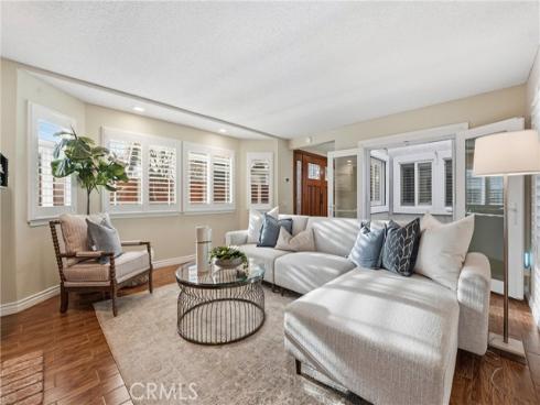 219  Memphis Ave  , Huntington Beach, CA