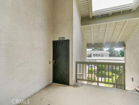 8633  Portola  17E  Court, Huntington Beach, CA