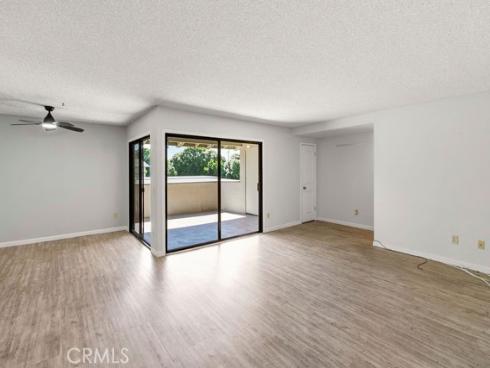 8633  Portola  17E  Court, Huntington Beach, CA