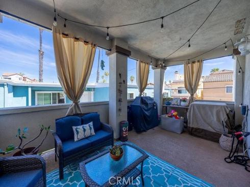 1516  Pacific Coast  , Huntington Beach, CA