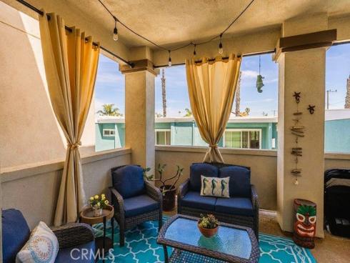 1516  Pacific Coast  , Huntington Beach, CA
