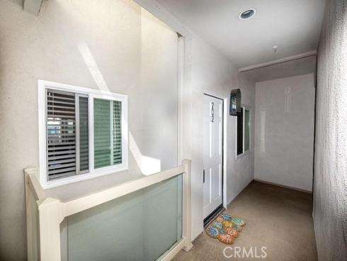 1516  Pacific Coast  , Huntington Beach, CA