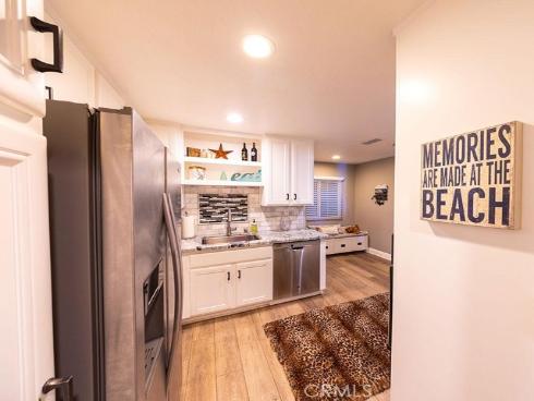 1516  Pacific Coast  , Huntington Beach, CA