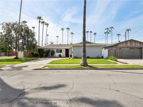 7602  Taylor  , Huntington Beach, CA