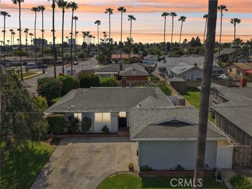 7602  Taylor  , Huntington Beach, CA
