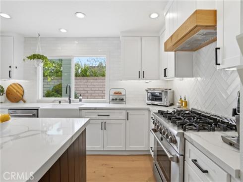 20082 Gothic Circle, Huntington Beach, CA