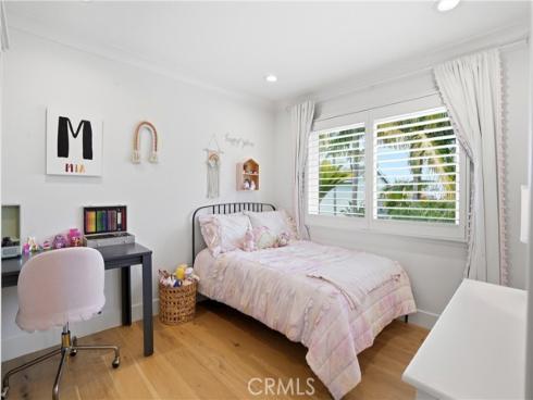 20082 Gothic Circle, Huntington Beach, CA