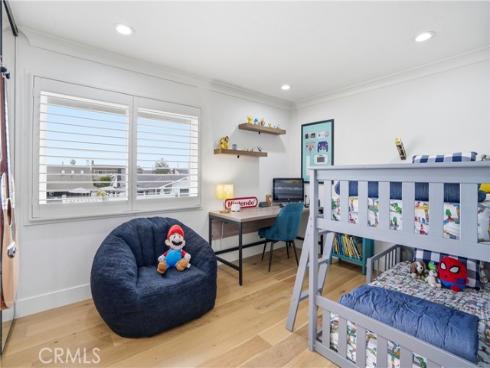 20082 Gothic Circle, Huntington Beach, CA